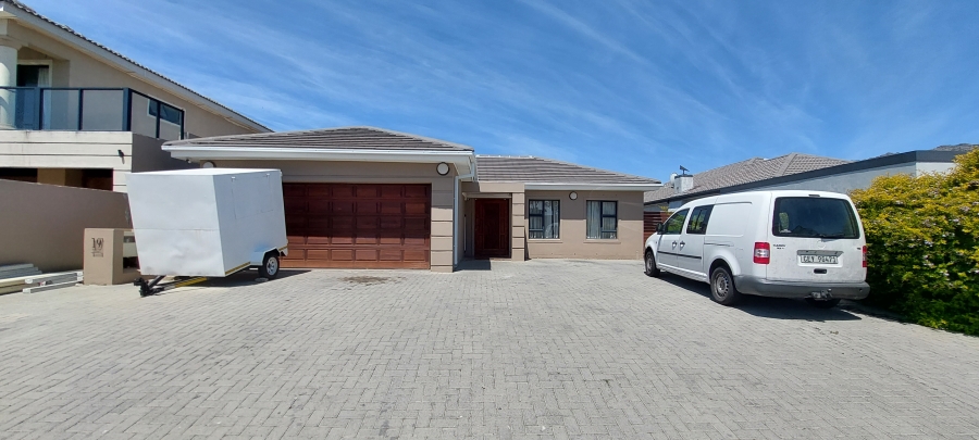 3 Bedroom Property for Sale in Fairview Golf Estate Western Cape